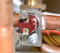 wc c1 375696 thr dhw in situ wires disc.jpg